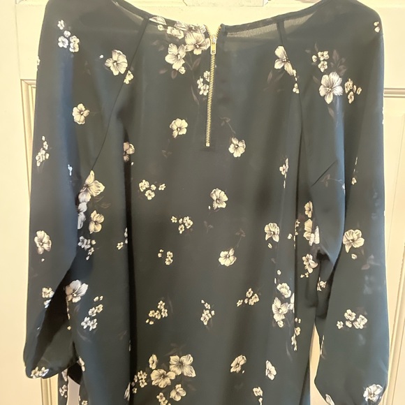 Navy and floral blouse - Picture 2 of 4